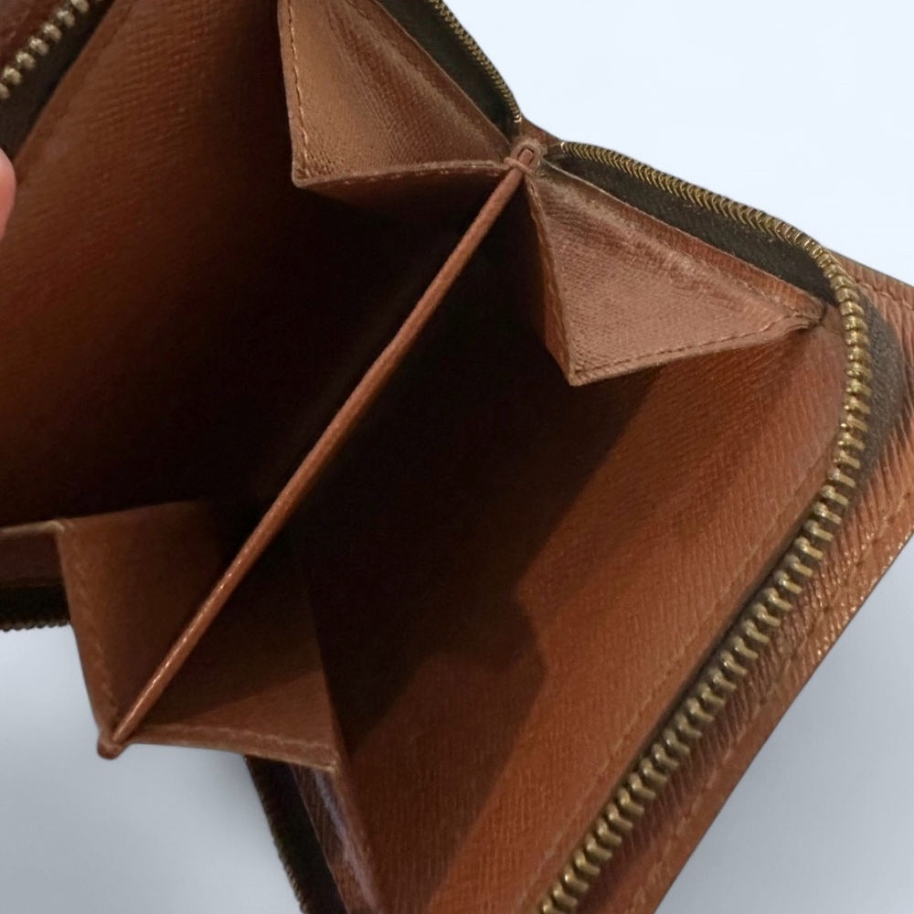 Louis Vuitton Monogram Wallet - Picture 5 of 7